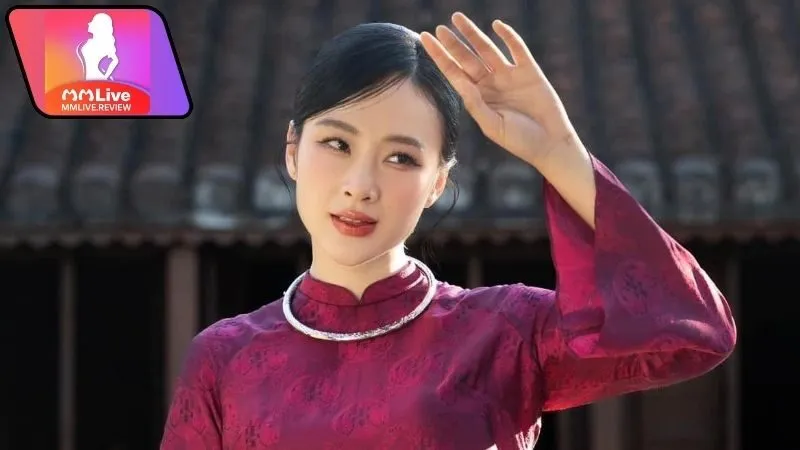 Hình ảnh và phong cách của Angela Phương Trinh